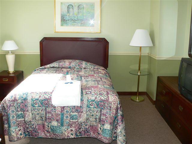 Brookside House Hotel Quincy Bagian luar foto